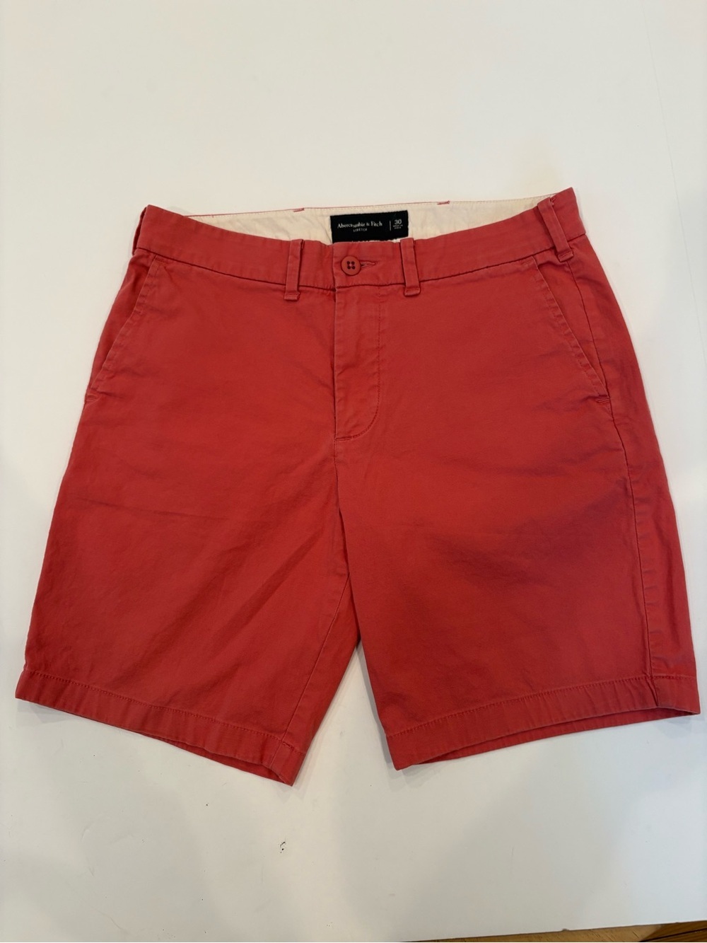 Abercrombie & Fitch coral red Flat-Front Cotton Chino Shorts-size 30-beach